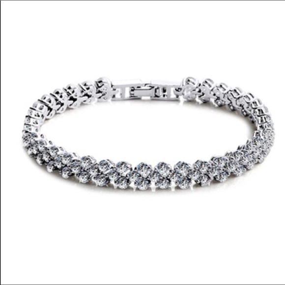 Re-Stocking🚨Roman Style Silver/Crystal Bracelet - Picture 3 of 5